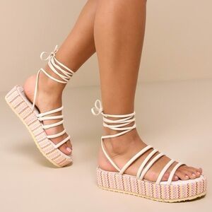 Beach by Matisse Eli Ivory Multi Woven Lace-Up Flatform Sandals | size 9